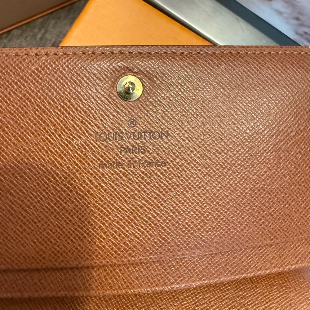 Louis Vuitton Brown Monogram Wallet -Authentic - Picture 14 of 15